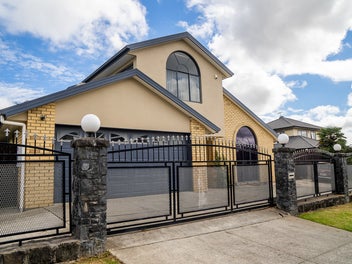 37 Peninsula Road, Mangere, Auckland