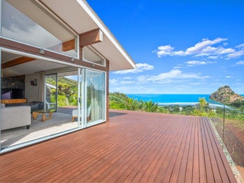 77 Seaview Road, Piha