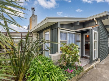 232 Portsmouth Road, Flaxmere, Hastings