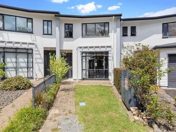 42/2 Armoy Drive, East Tamaki, Auckland
