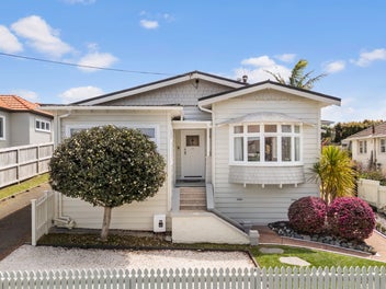 12 Ngataringa Road, Devonport, Auckland