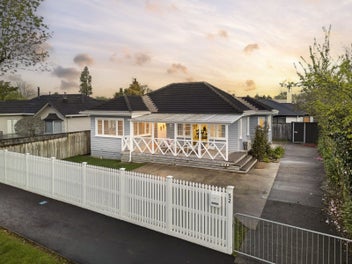 52 Clarkin Road, Fairfield, Hamilton