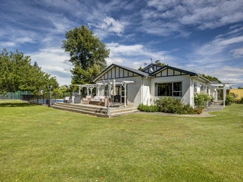 16 The Loop, Meeanee, Napier