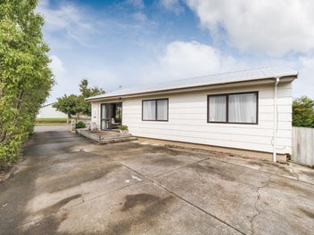 99 Hillcrest Drive, Kelvin Grove, Palmerston North