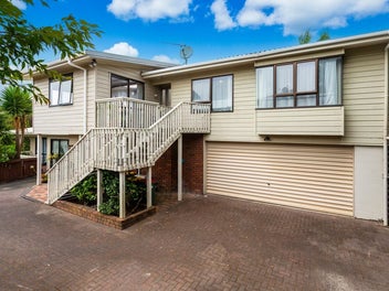 34 Unsworth Drive, Unsworth Heights, Auckland