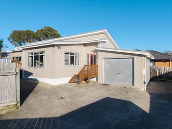 6B Warrington Grove, Newlands, Wellington
