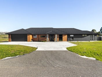 230 Valley Views, Fitzherbert, Palmerston North