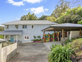 57 Kauri Point Road, Laingholm, Auckland