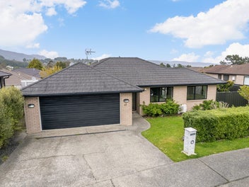 48 Sunstone Crescent, Brown Owl, Upper Hutt