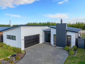 100 Benashet Drive, Lincoln, Lincoln