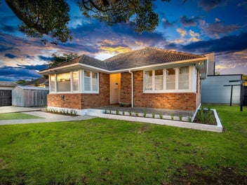 52 Anderson Avenue, Point England, Auckland