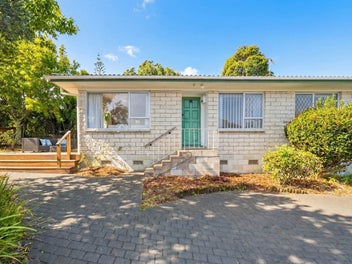 1/1 Piripiri Crescent, Torbay, Auckland