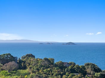 15 Coromandel Road, Oneroa, Waiheke Island