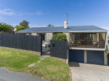 122 Larnach Road, Vauxhall, Dunedin