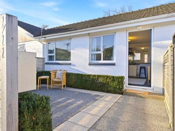 2/22 Holly Road, St Albans, Christchurch