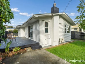 22 Golf Road, Manor Park, Lower Hutt