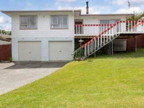 15 Longreach Drive, Sunnyvale, Auckland