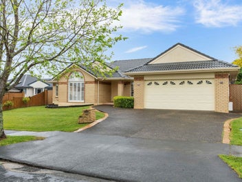 102 Golfland Drive, Golflands, Auckland