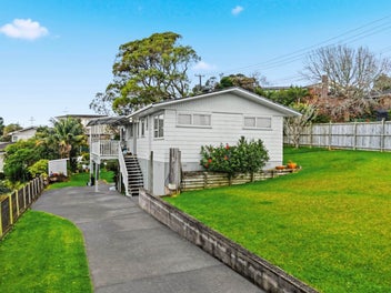 17 Bayview Road, Bayview, Auckland