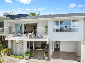 2/9 Clifton Road, Herne Bay, Auckland