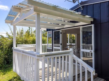 31 Putiki Road, Ostend, Waiheke Island