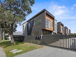 2 Hollywood Avenue, Titirangi, Auckland