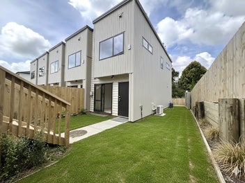 5/16 Reynella Drive, Massey, Auckland