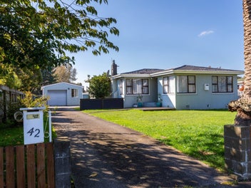 42 Tararua Street, Pahiatua