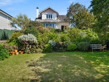 3 Cambridge Terrace, Devonport, Auckland