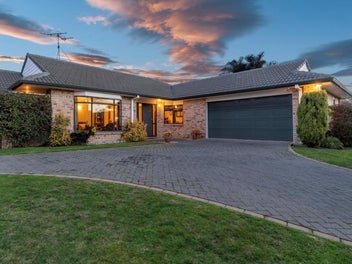 42 Manor Park Drive, Pyes Pa, Tauranga