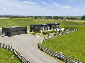 567 Lethbridge Road, Halcombe, Halcombe