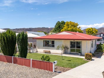 8 Mayfair Grove, Alexandra, Alexandra