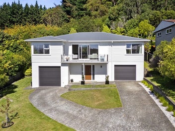 37 Sunrise Boulevard, Tawa, Wellington