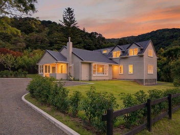 50 Cheviot Road, Lowry Bay, Lower Hutt