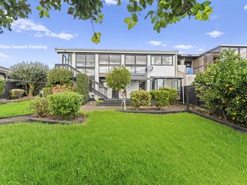 2/2 Monde Place, Clover Park, Auckland