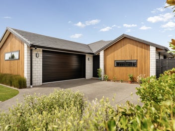 24 Raynor Crescent, Pyes Pa, Tauranga
