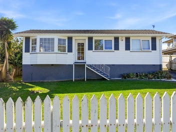 10 Shalimar Place, Clover Park, Auckland