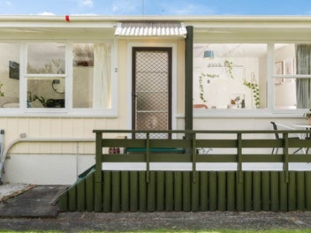 2/38 Stamford Park Road, Mount Roskill, Auckland
