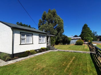27 Halsey Street, Clinton, Clinton
