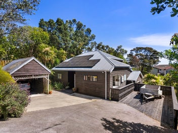 2/206 Rangatira Rd, Beach Haven, North Shore City