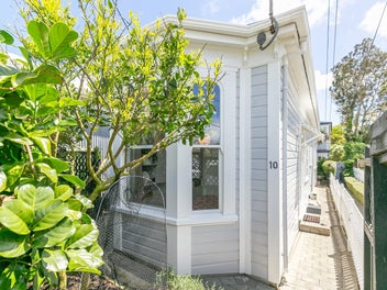 10 Carrington Street, Mount Cook, Wellington