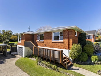 11 Kinmont Crescent, Kinmont Park, Mosgiel