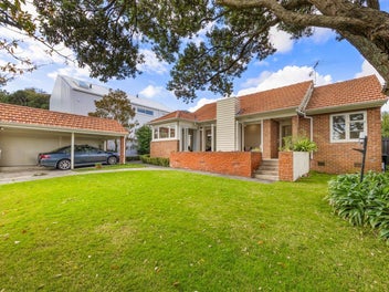 6 Queensway, Three Kings, Auckland