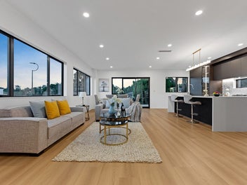 27 Tannaghmore Drive, Flat Bush, Auckland