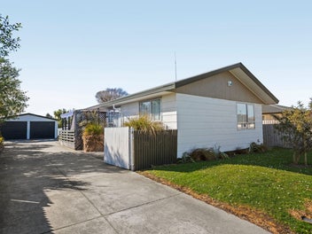 8 Peckham Lane, Woolston, Christchurch