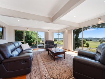 7A Waterfront Road, Mangere Bridge, Auckland
