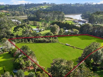 112 Sanders Road, Pāremoremo, Auckland