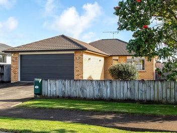 15 Raabia Close, Parakai, Helensville