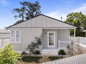 24B Clinton Avenue, Te Atatu Peninsula, Auckland