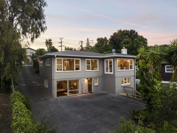 88 Chivalry Road, Glenfield, Auckland